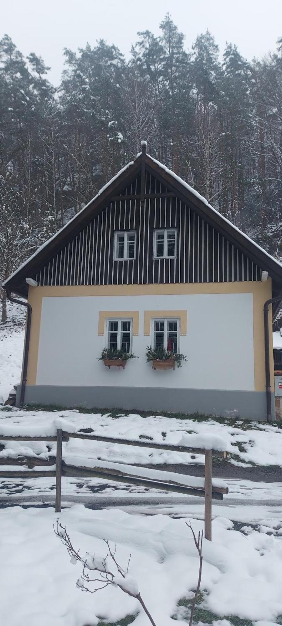 Leśni Chalupa Hlucov Kokorin Zewnętrze zdjęcie